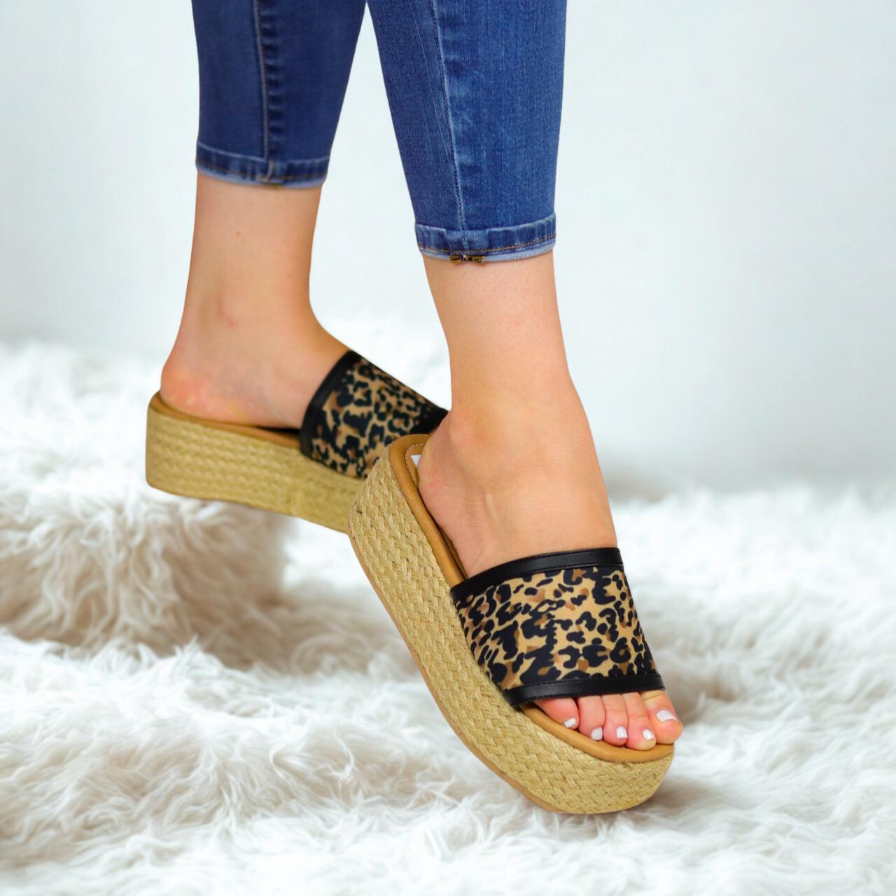 Sandalia “Savannah” Plataforma Animal Print