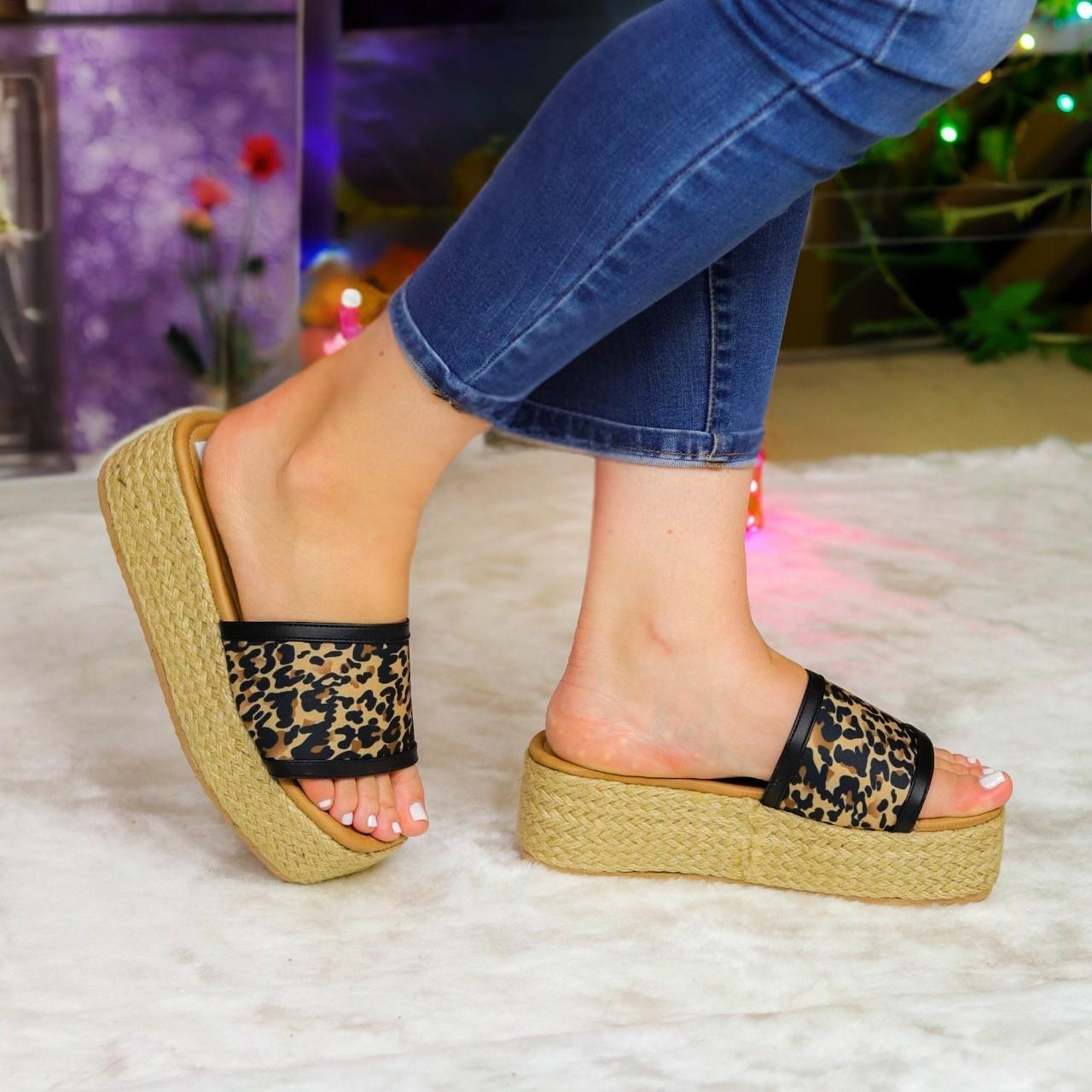 Sandalia “Savannah” Plataforma Animal Print