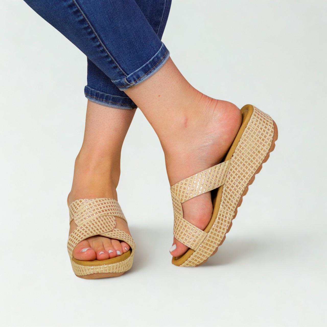 Sandalia “Soleil” Criss Cross Nude