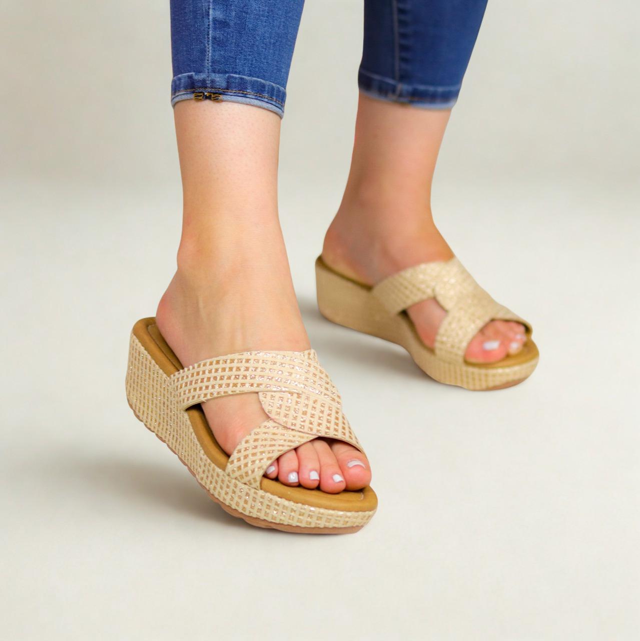 Sandalia “Soleil” Criss Cross Nude