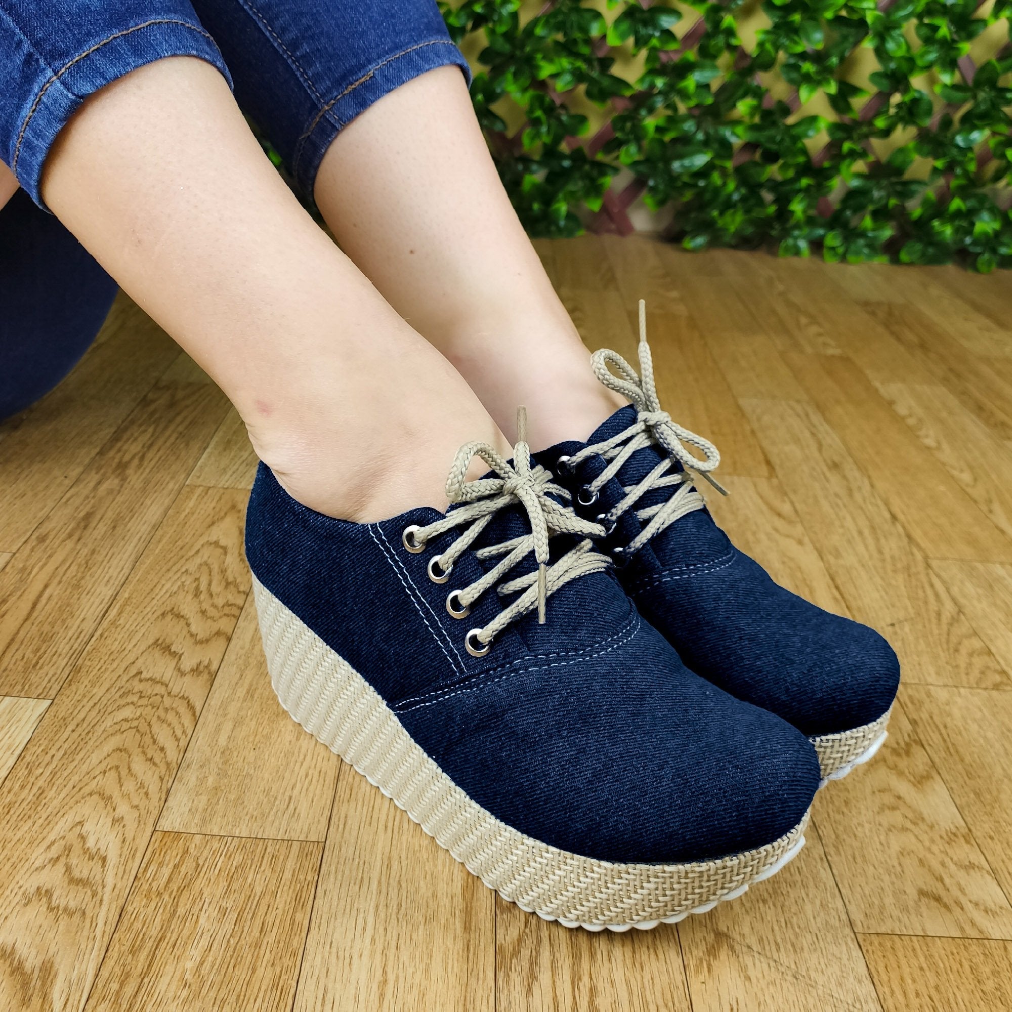 Calzado Mediano De Cordones Hecho Tela Jean. Fáciles Combinar Con Cualquier Ropa Zapatos Medianos