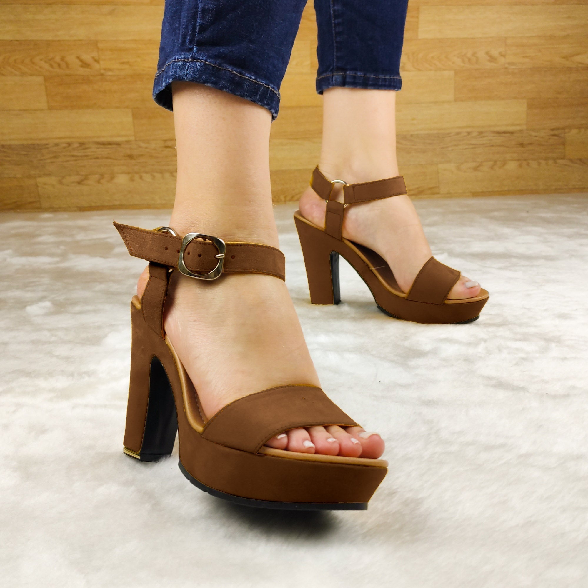 Calzado Hecho De Gamuza Estilo Tacon Cuadrado Cafe / 35 Normal Zapatos Altos