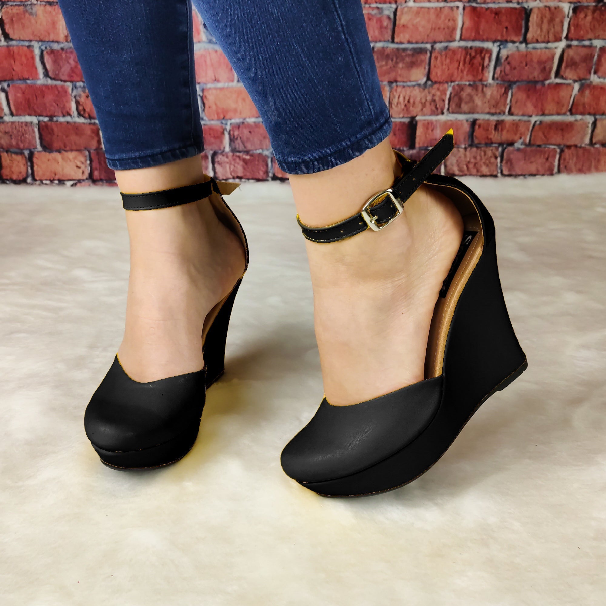 Espactular Plataforma Cerrada De Enfrente Elige El Color Que Mas Te Guste Zapatos Altos