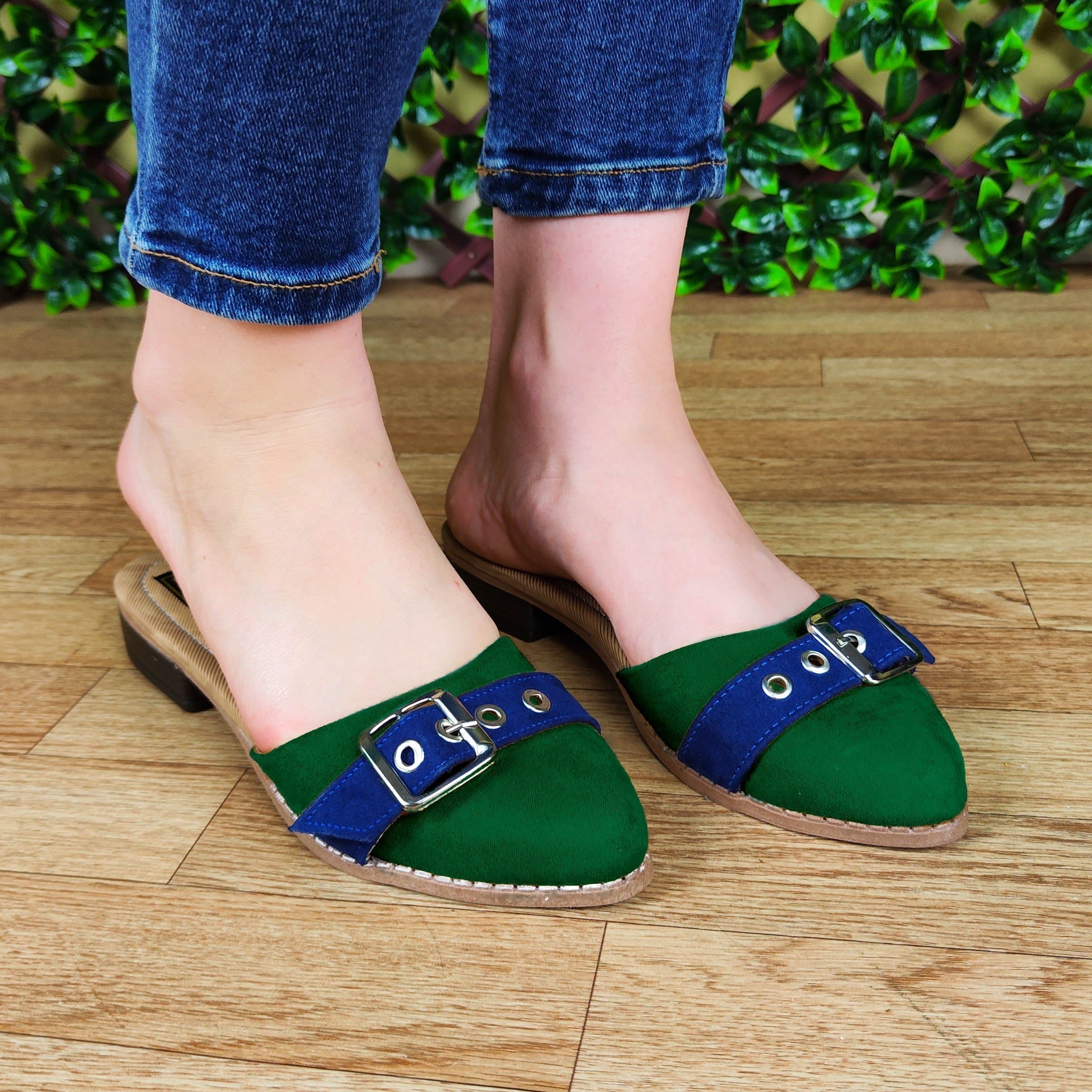Zapato De Gamuza En Colores Combinados Con Azul. Sandalia Meter Verde / 35 Normal Zapatos Bajitos