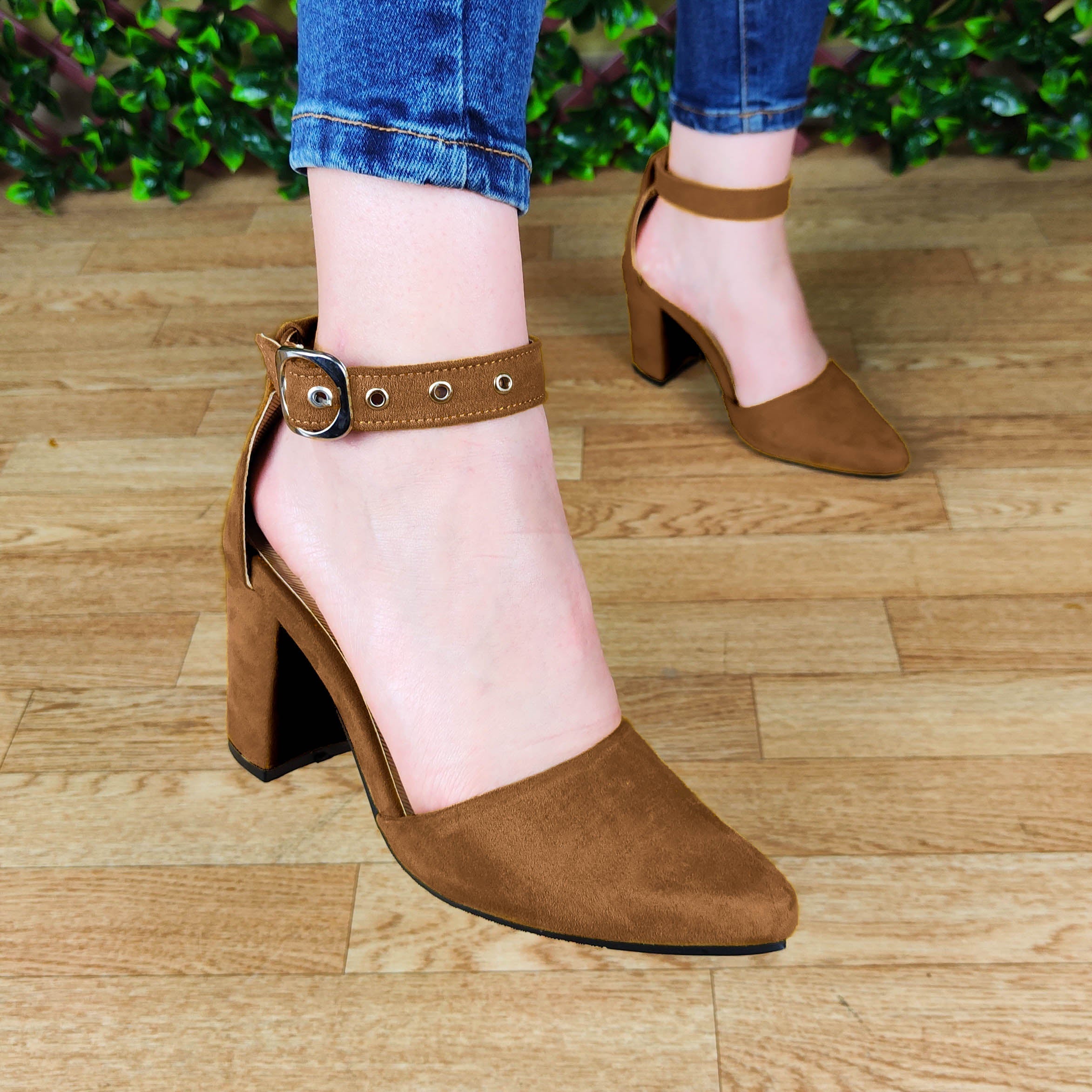 Calzado De Gamuza. Sandalias Femeninas Puntudas Cerradas Enfrente Cafe / 35 Normal Zapatos Medianos