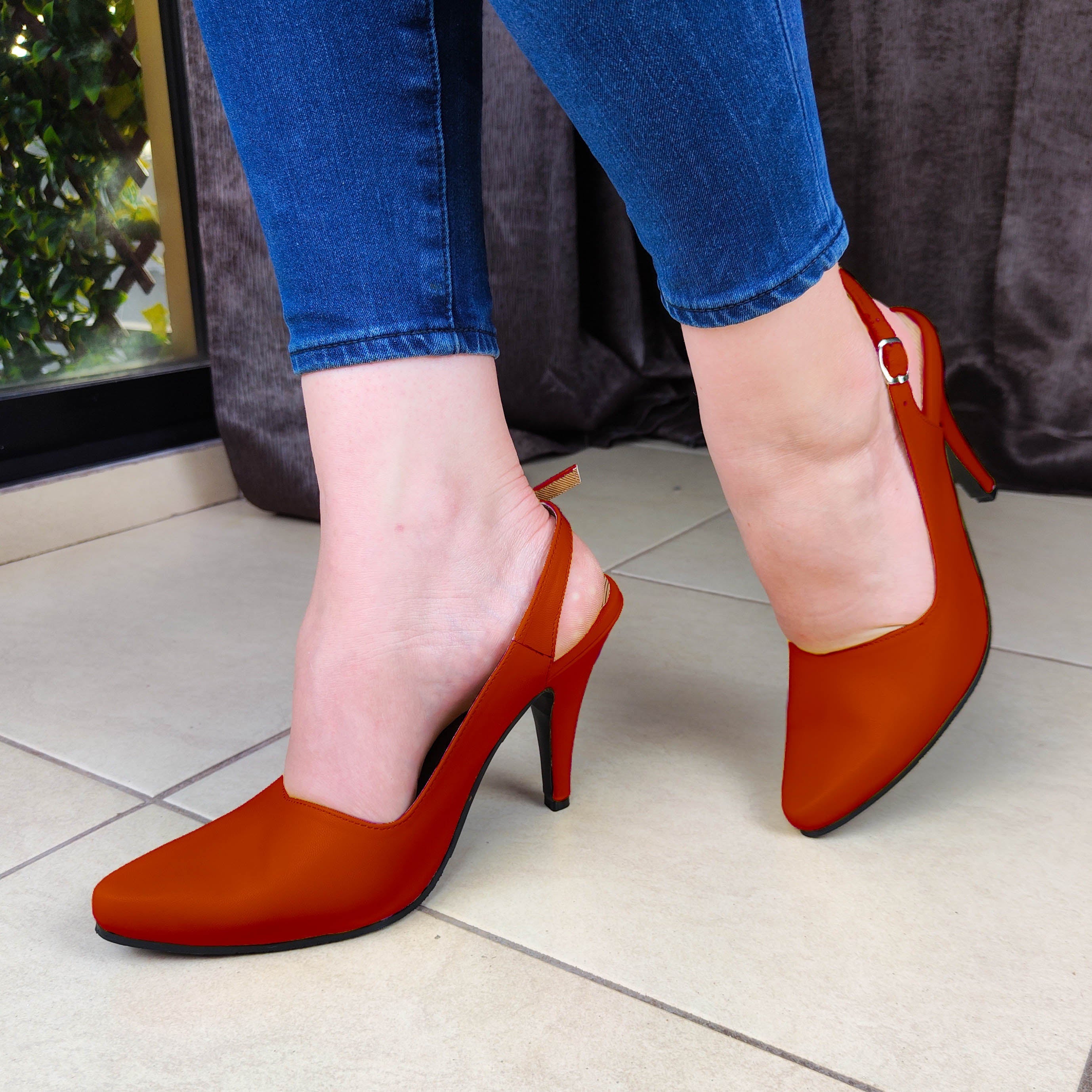 Refinado Y Delicadito Zapato De Tacon Delgado. Muy Elegante Rojo / 35 Normal Zapatos Medianos
