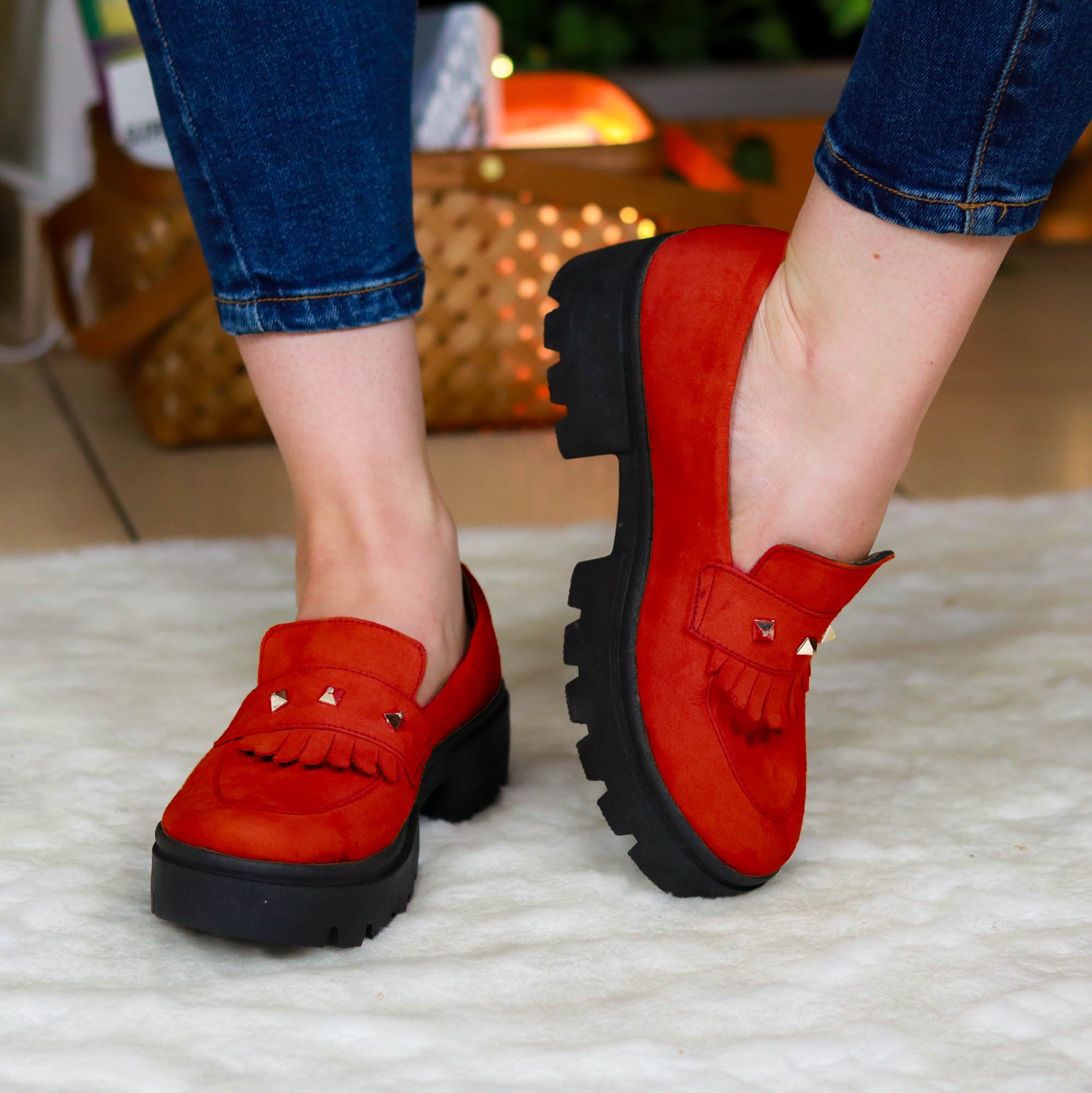 Comodo, imponente y hermoso calzado para dama hecho en gamuza, varios colores