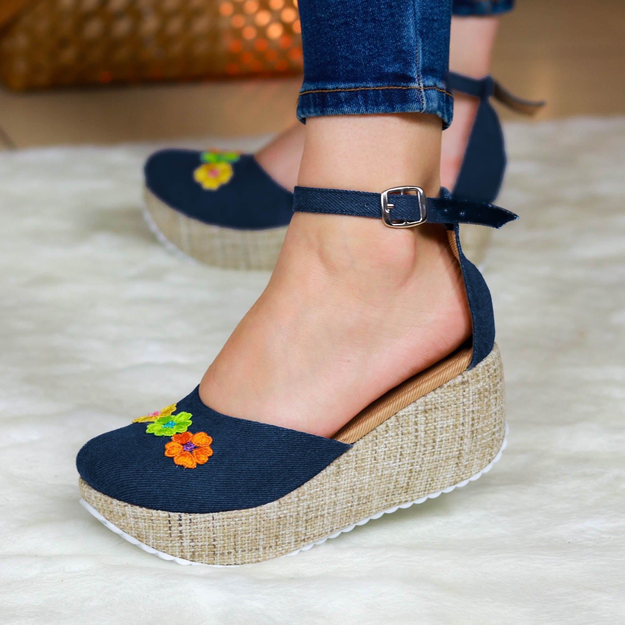 Plataformas Hechas De Tela Jean Decoradas Con Flores En La Punta Jean Oscuro / 34 Normal Zapatos