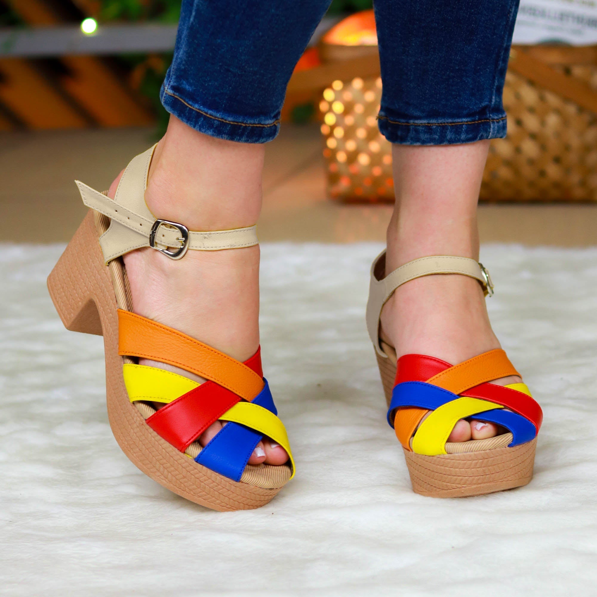 Zapato De Colores Combinados Hechos Cuerina. Suela Tacon Beige / 35 Normal Zapatos Medianos