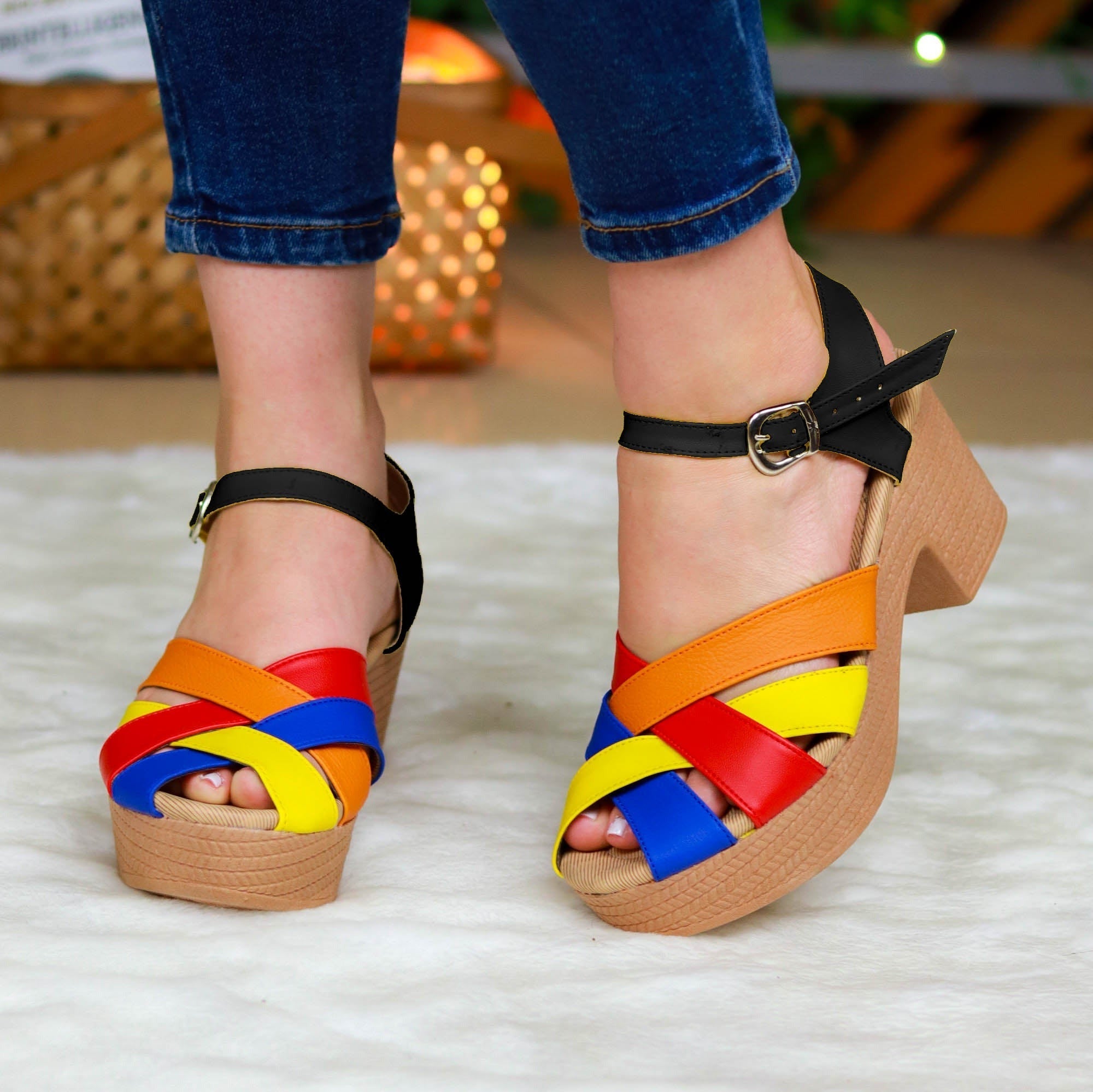 Zapato De Colores Combinados Hechos Cuerina. Suela Tacon Negro / 35 Normal Zapatos Medianos