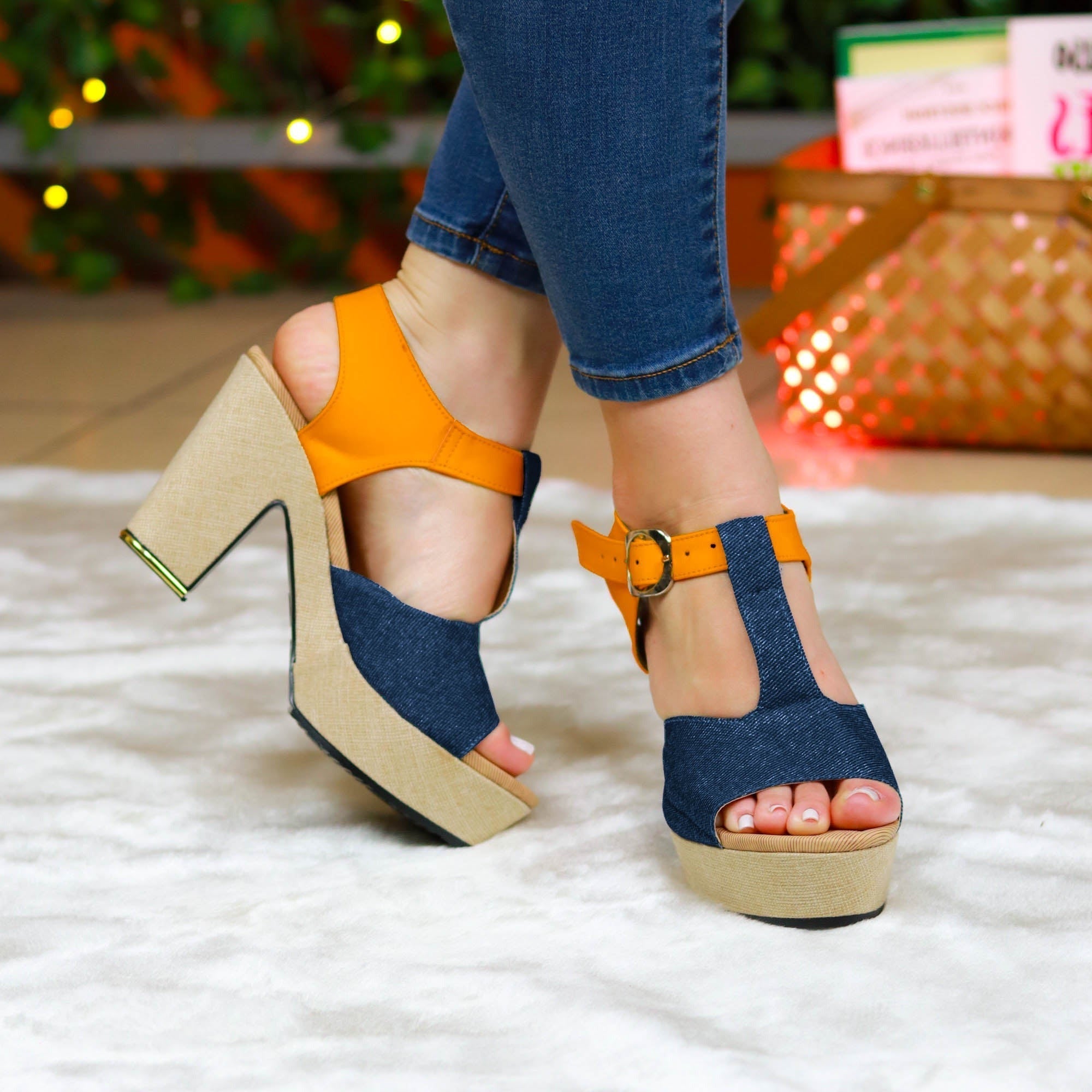Tacon En Tela De Jean Oscuro Con Combinaciones Colores Zapatos Medianos