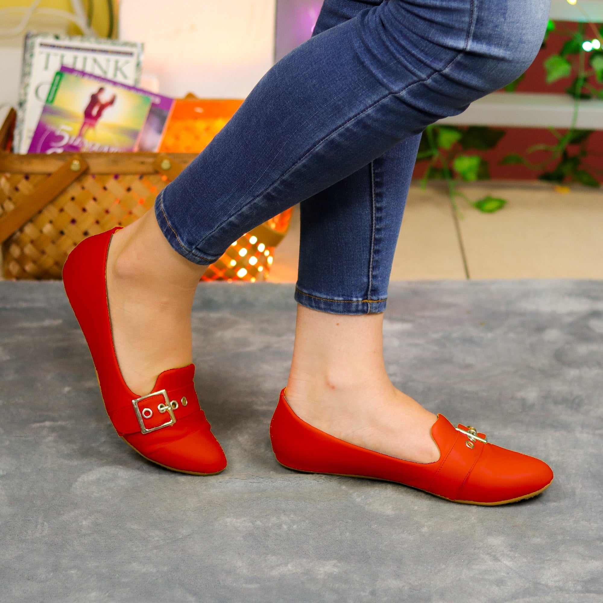 Elegancia Casual Diaria: Zapatillas Versátiles Con Detalle Metálico Rojo / 35 Normal Zapatos Bajitos