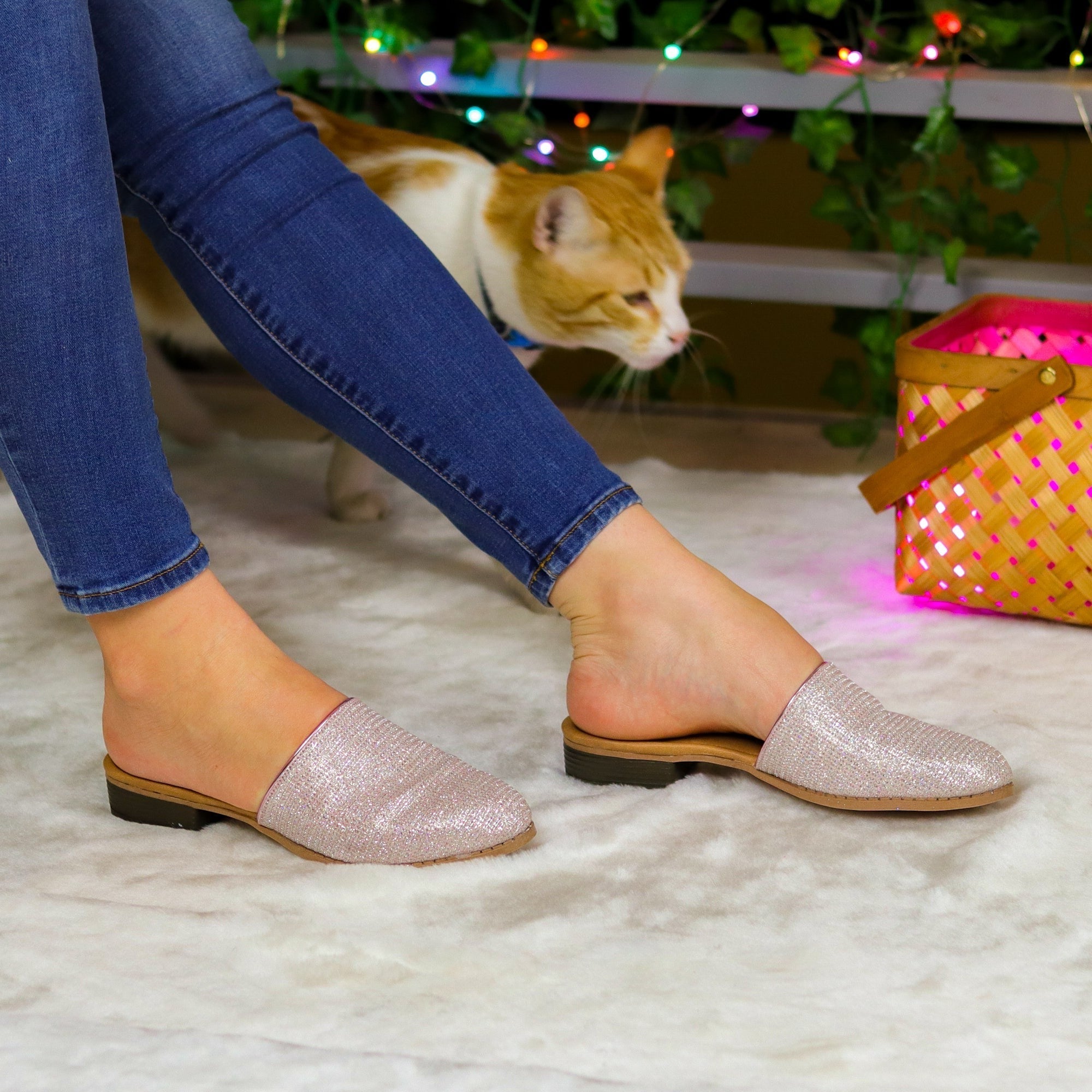 Brillo Rosado Sutil: Zapatos Cerrados Con Un Toque De Glamour 36 / Normal Bajitos