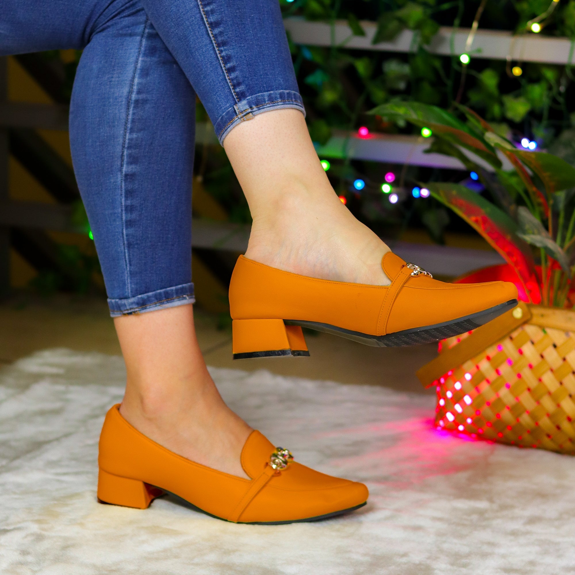 Zapatos De Tacón Bajo Con Detalle Metálico Bajitos