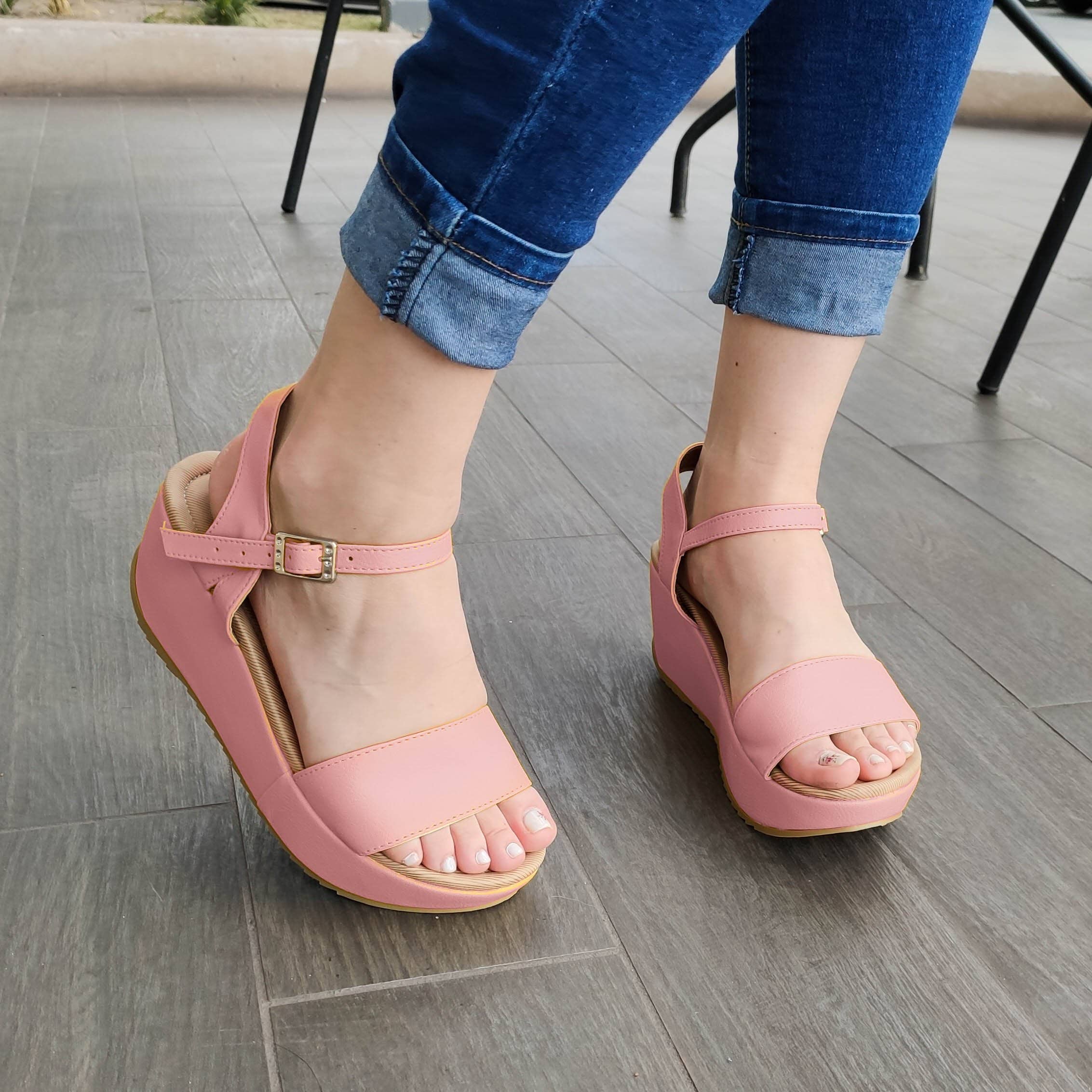 Sandalia Mediana Forrada De Cuerina Tacon Tipo Plataforma Rosado / 34 Normal Zapatos Medianos